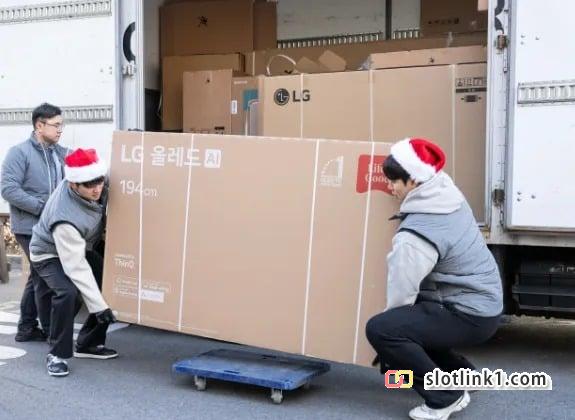 LG 트윈스 2일 통합우승 공약 이행 장애인 거주시설에 OLED TV 설치 LG 트윈스 2일 통합우승 공약 이행 장애인 거주시설에 OLED TV 설치